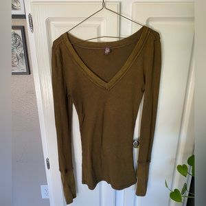 Free people thermal long sleeve. Size small